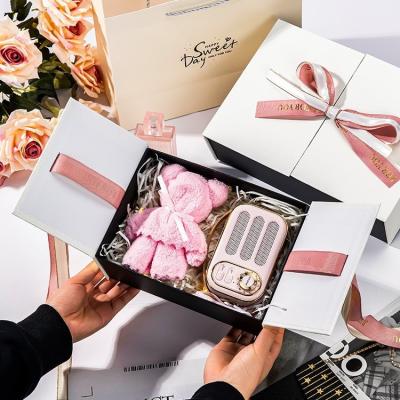 China Customized Colorful Paper Gift Boxes With Ribbon for sale