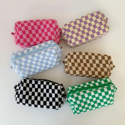 China Durable Wool Checkerboard Makeup Bag Large Capacity Knitted Storage Bag Autumn And Winter Plaid Knitted Storage Toiletry Bag for sale