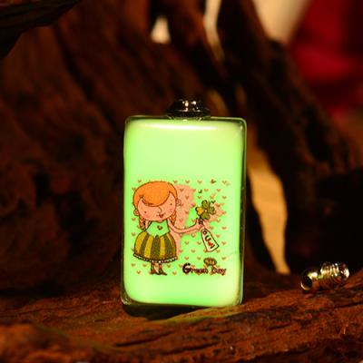 China Rectangle Wedding Gift Custom Logo Crystal Glow in the Dark Diffuser Pendant Aromatherapy Perfume Key Chain for sale