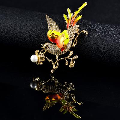 China 2020 New Style Durable Rhinestone Brooch Clasp Wedding Bird Brooch Ladies Fashion Brooches For Suits for sale