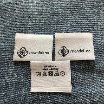 China Custom Madewoven Clothing Label Washable High Density Center Folded Clothing Label Factory Direct Neck Label for sale