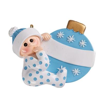 China Baby Girl Polyresin Ornament Pregnancy Gift Resin Baby with Christmas Basketball Ornament for Christmas Decoration for sale