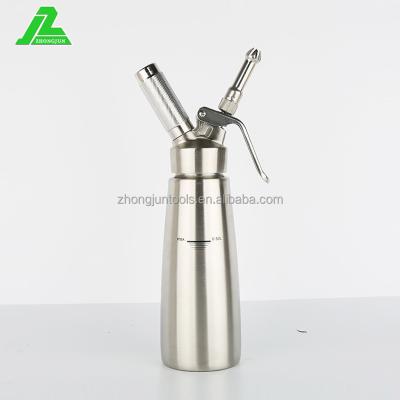 China Sustainable 500ML Stainless Steel Machine Cream Whipper Whipped Cream Dispenser for sale