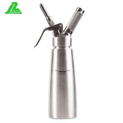 China 1Pint Sustainable SS Cream Whipper Maker Dessert Machines Whipped Cream Dispenser With Three SS Tips for sale