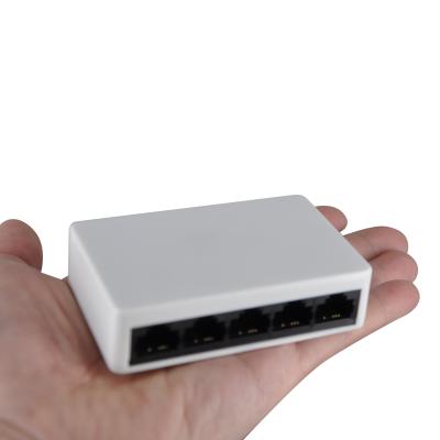 China 5 Left 10/100M Stackable Ethernet Mini Switch for sale