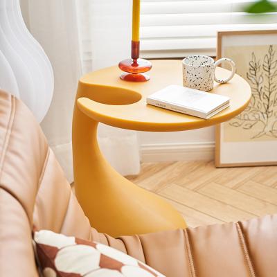 China 2022 New Household Plastic Coffee Table Living Room Furniture C Shaped Colorful Sofa Edge Table for sale