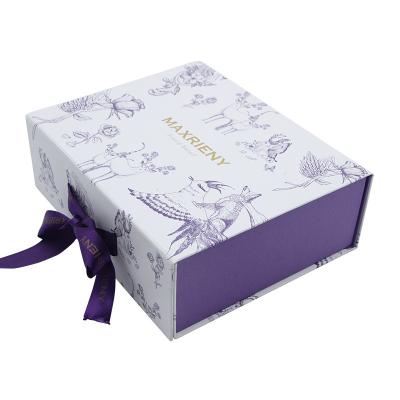 China Handmade Magnetic Boxes Packaging White Case Luxury Packaging Gift Box Magnetic Magnetic Jewelry With Satin Ribbon for sale