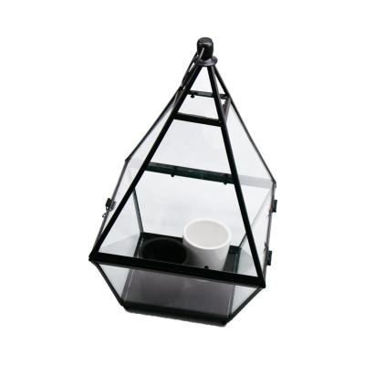 China Modern Customization Made Black Geometric Glass Mini Greenhouse Glass Flower House Used For Weddings, Banquets, Etc. for sale