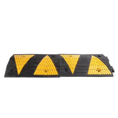 China Durable Hot Selling Detachable Traffic Driveway Yellow And Black Driveway Speed ​​Bump Durable Car Rubber Bump Dumper for sale