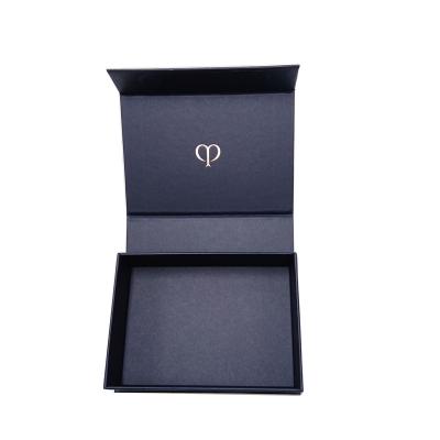 China Recycled Materials Flap Lid Packaging Cardboard Bespoke Closure Custom Magnetic Gift Box for sale