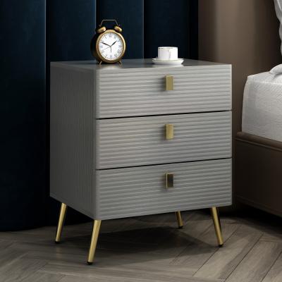 China Modern Louver style bedside tables solid wood wooden nightstand bedside cabinet bedroom furniture night stand for sale