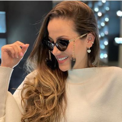 China Fashion sunglasses china factory wholesale plastic women cateye sun retro shading metal frame chain heart female sunglasses uv400 for sale