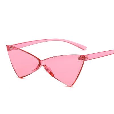 China Custom Fashion Triangle Design Party Butterfly Cateye Sunglasses Women Newest Design Fashion Sun Glasses Plastic Glass Shades for sale