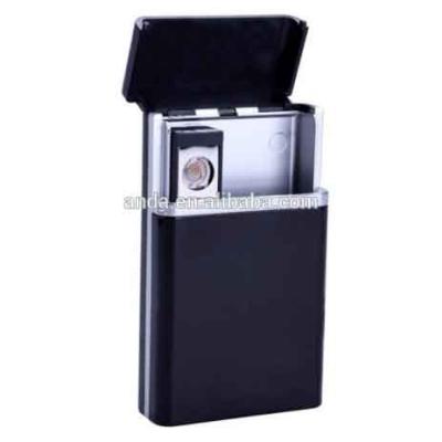 China Hot Selling Product 2 Cigarette Cases In 1 Cigarette Case Usb Charged Lighter For Man Custom Made for sale