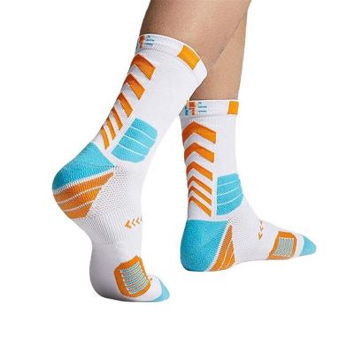 China Fashion Breathable Wholesale Custom High Quality Anti-slip Towel Football Bottom Grip Socks Basketball Professional Sports Crew Men Socks for sale