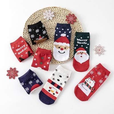 China New Arrival High Quality QUICK DRY Cute Comfort Bulk Wholesale Socks Winter New Year Christmas Women Socks Custom Design OEM Sock for sale