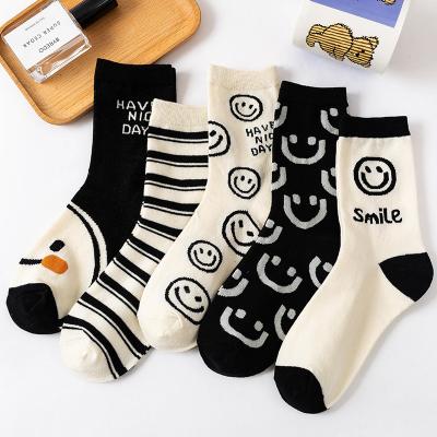 China Wholesale Cotton QUICK DRY Smiley Socks Curling Women Socks Smiley Face Crew Sport Thick Warm Smile Socks Custom Made for sale