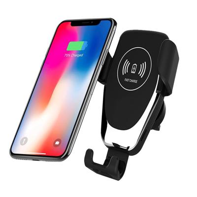 China Gravity Qi Car Charger Mount 10W Phone Holder Sensor Safe Auto Clamp Wireless Fast Charging Smart Charger for sale