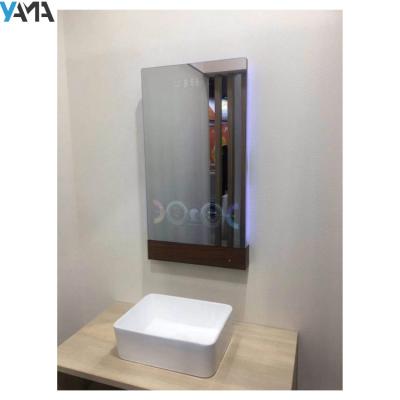 China Photo Booth Mirror Media Player Touch Mirrored Display 32inch for sale