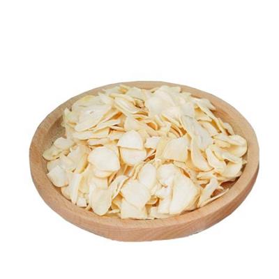 China Factory Wholesale Good Prices Dry Vegetable Dried Garlic Flakes For Food for sale