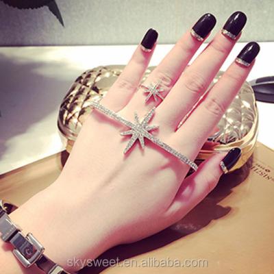 China ALLOY Rhinestone Snow Palm Bangle Jewelry, Silver Cuff Bangle Jewelry (SWTJU723) for sale