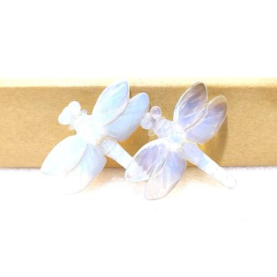 China Wholesale Opal Crystal Stones from China Hand-carved Crystal Animals Dragonfly Carving Opalite Stone for Decoration for sale