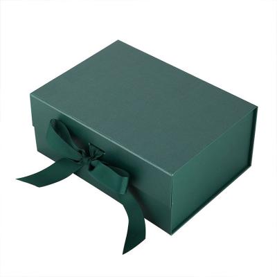 China Recyclable Red Wholesale Red Hat Scarf Gift Box Thermos Cup Packaging Box Empty Christmas Bow Box for sale