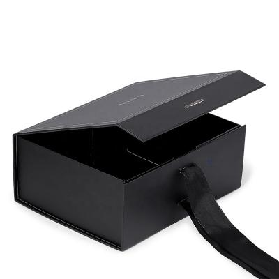 China Recycled Promotional Materials Appearance Black Premium Delicate Biodegradable Gift Cardboard Box for sale