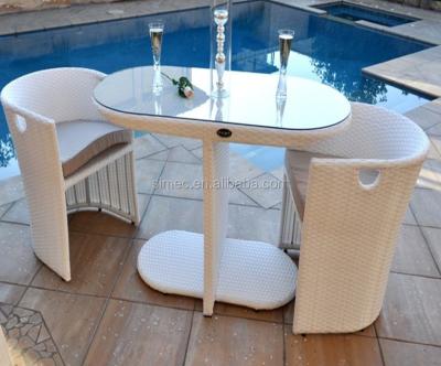 China Garden Set Space Saving Outdoor Rattan Cube Table And Wicker Chairs Set for sale