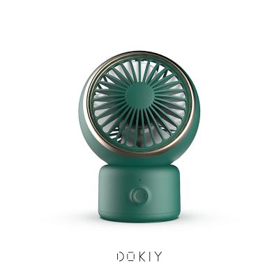 China 2020 Korea Hot Selling Automatic Rechargeable Swing Table Small Mini Portable Fan with 2000mAh Built in Battery for sale