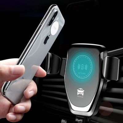 China Hot Selling Qi Fast Auto Car Phone Charger Car Video Game Player 10W USB 15W Wireless Charger for sale