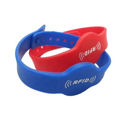 China Factory price waterproof/waterproof RFID waterproof passive NFC wristband silicone rfid wristband for social media share for sale