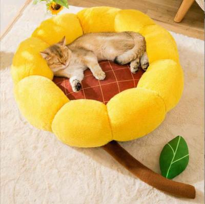 China Sustainable Cute Sunflower Shaped Wholesale Washable Luxury Anti Slip Large Cat Dog Beds For Cats for sale