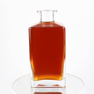 China NCT-096 1000ml Beverage Glass Bottle For Liquor Brandy Whiskey Vodka Vodka Juniper Rum Square Shape for sale