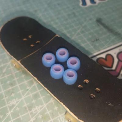 China Handmade Youth Blue Pink Dual Durometer Fingerboard Wheels for sale