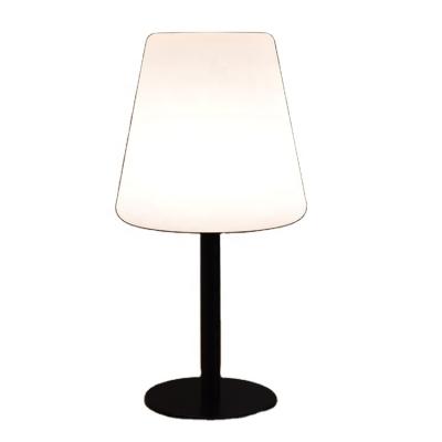 China Home Decoration Table White Lampshade Elegant Contemporary Table Light for sale