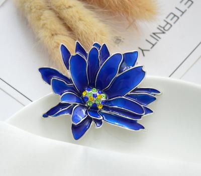 China Eco-fridendly 2020 Newest delicate flower brooch blue flower Alloy enamel brooches for wholesale for sale