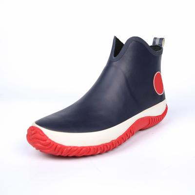 China Anti-skid Rubber Mens Rain Boots Waterproof Gorgeous Natural Rubber Ankle Mens Sneaker Rain Boots Customize for sale