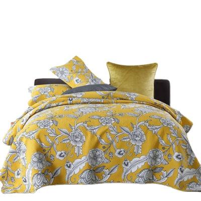 China Julia Yellow Backing White Floral Anti-Static Printing Warm Comfy 100% Cotton Queen Size Bed Three Piece Set for sale