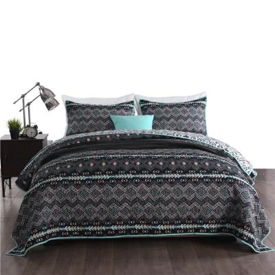 China Hot Selling Design Bedding Set Supplier Polyester Designers 3pcs Bedding Set Nondisposable for sale