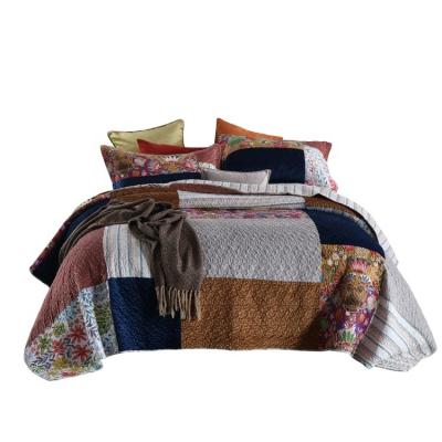 China Anti-Static Luxurious Dutch Patchwork Quilted Bedspread Velvet & Cotton Percale Plaid Pattern Super Soft 3 Piece Set For All Seasons for sale