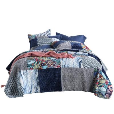 China Anti-Static Luxurious Dutch Patchwork Quilted Bedspread Velvet & Cotton Percale Plaid Pattern Super Soft 3 Piece Set For All Seasons for sale