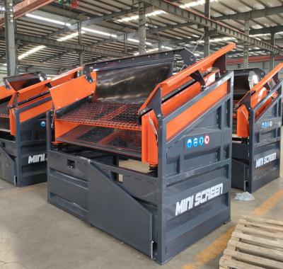 China MINI Mini Kohler 5.5HP Topsoil Sand Screening Machine Compost Biomass Sieve for sale