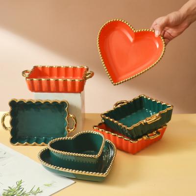 China Sustainable Custom Luxury Gold Rim Dinnerware Set Heart Shaped Ceramic Square Bowl Baking Plates With Handle for sale