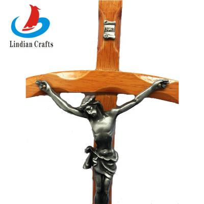 China Antique Pewter Jesus Christ World Cross Crucifix Olive Wood Wall Hanging Crucifix for sale