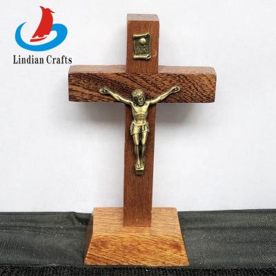 China Brown World Small Antique Wooden Crucifix Jesus Christ Table Cross On The Cross for sale