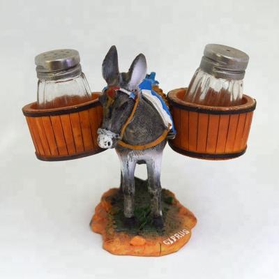 China Worldwide Custom Resin Figurine Greece Donkey Salt and Pepper Spice Shaker Holder for sale