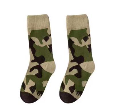 China Low Price Camouflage Color Soft Comfortable Cotton Sock Warm Low Price Running Socks Socks - Camouflage for sale