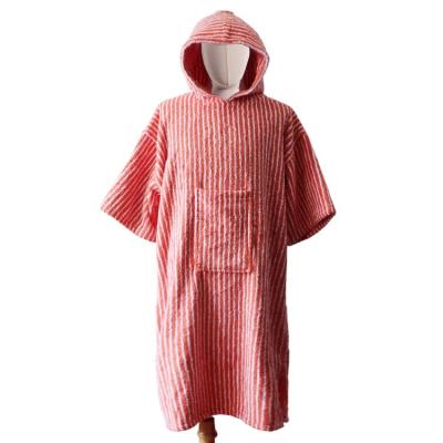 China Child Safe Jacquard Yarn-Dyed Poncho Terrycloth Hooded Surf Towels Cotton Beach Robe Home Dress For Adult Custom For Amazon for sale