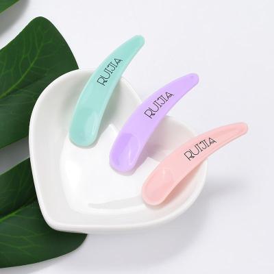 China Custom Cream White Black Green White Plastic Face Mask Spatula Purple Pink Purple Face Mask Spatulas Cosmetic Makeup Blending Spoon Tools for sale